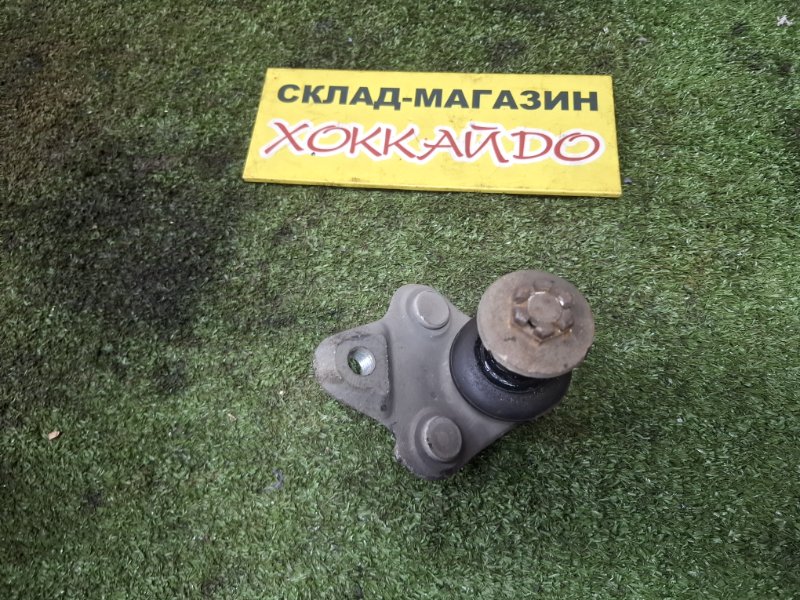 Шаровая Toyota Prius ZVW30 2ZR-FXE 12.2011 передняя левая (б/у)