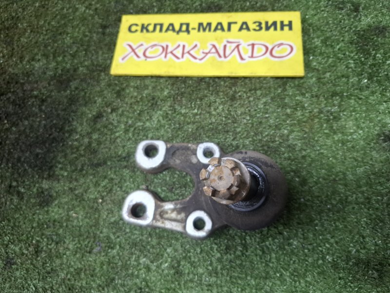 Шаровая Toyota Hiace TRH214W 2TR-FE 12.2013 передняя правая (б/у)