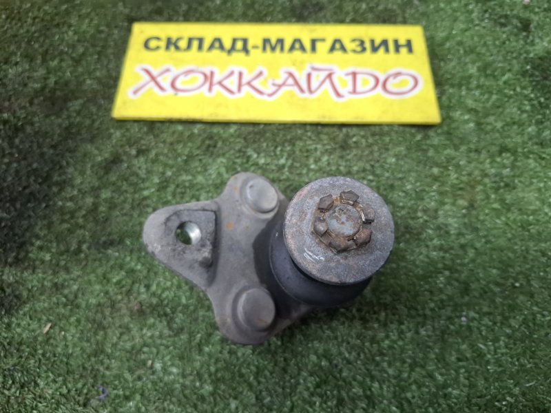 Шаровая Toyota Prius ZVW30 2ZR-FXE 01.2009 передняя левая (б/у)