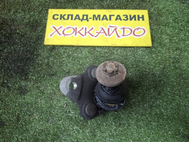 Шаровая Toyota Prius ZVW30 2ZR-FXE 01.2009 передняя правая (б/у)