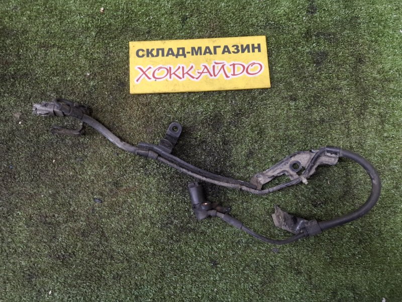 Датчик ABS Toyota Hiace Regius RCH47W 3RZ-FE 04.1997 передний левый (б/у)