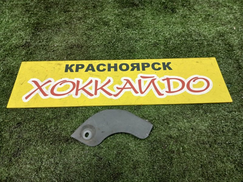 Накладка порога Toyota Avensis AZT251W 2AZ-FSE 07.2006 передняя левая (б/у)