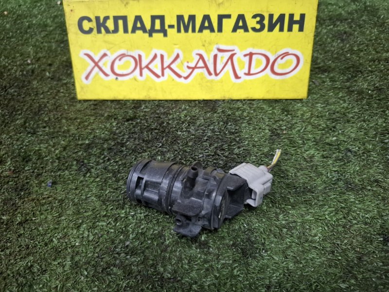 Мотор омывателя Mazda Axela BKEP LF-DE 10.2003 задний (б/у)