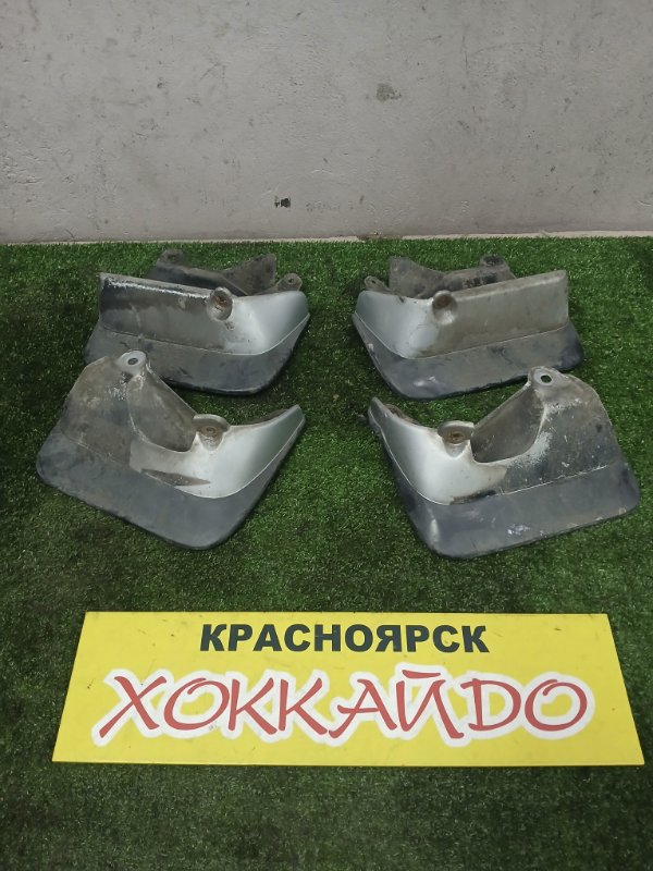 Брызговики Toyota Hiace Regius RCH47W 3RZ-FE 04.1997 (б/у)