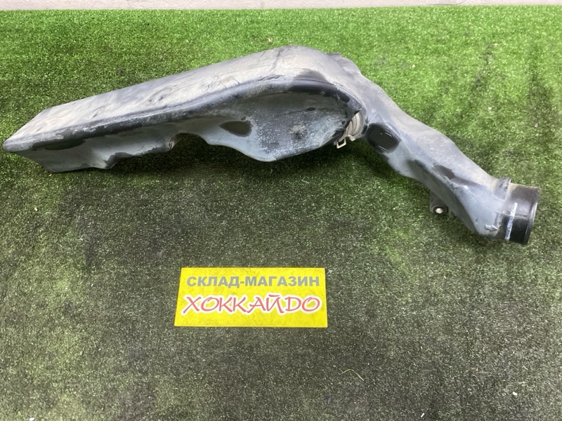 Резонатор воздушного фильтра Toyota Hiace TRH214W 2TR-FE 12.2013 (б/у)