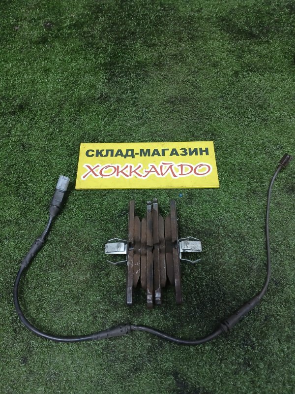 Колодки тормозные BMW 1-SERIES F20 N13B16A 10.2011 задние (б/у)