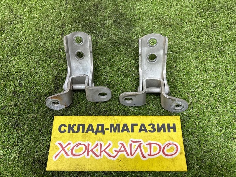 Петля двери Toyota Altezza GXE10 1G-FE 10.1998 передняя правая (б/у)