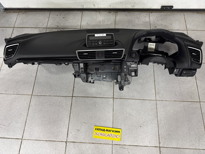 Панель передняя в салон Mazda Axela BM6FJ Z6 11.2013 (б/у)