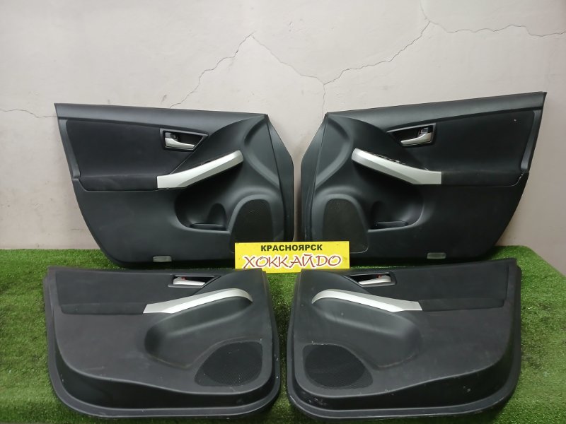 Обшивка двери Toyota Prius ZVW30 2ZR-FXE 12.2011 (б/у)