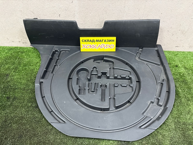 Днище багажника Toyota Vitz SCP10 1SZ-FE 01.1999 (б/у)