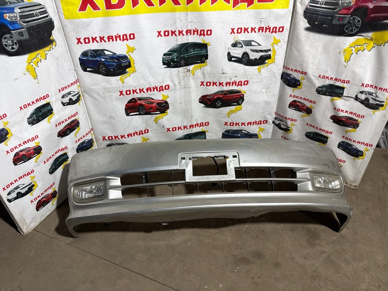 Бампер Toyota Granvia VCH16W 5VZ-FE 08.1999 передний (б/у)