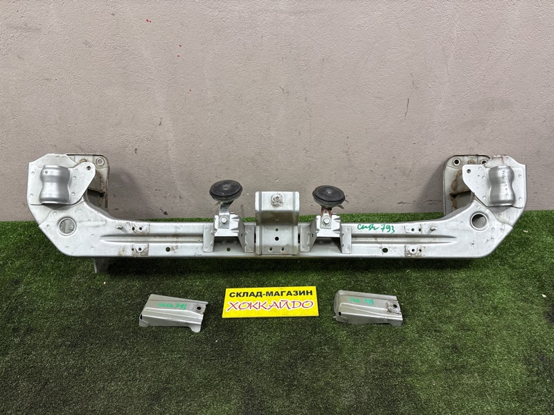 Усилитель бампера Mitsubishi Outlander CW5W 4B12 10.2005 передний (б/у)