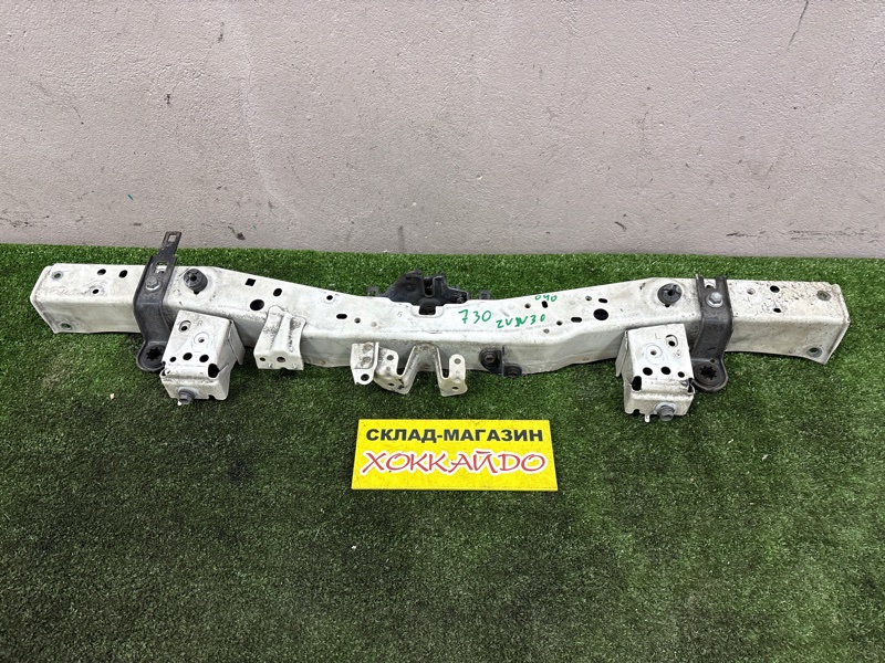 Рамка радиатора Toyota Prius ZVW30 2ZR-FXE 01.2009 (б/у)