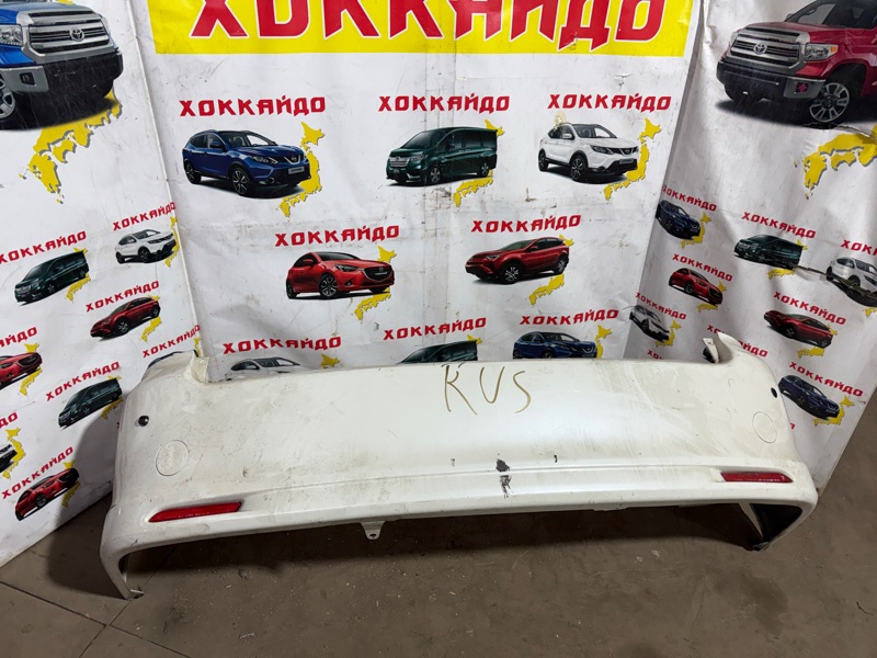 Бампер Toyota Ipsum ACM21W 2AZ-FE 10.2003 задний (б/у)