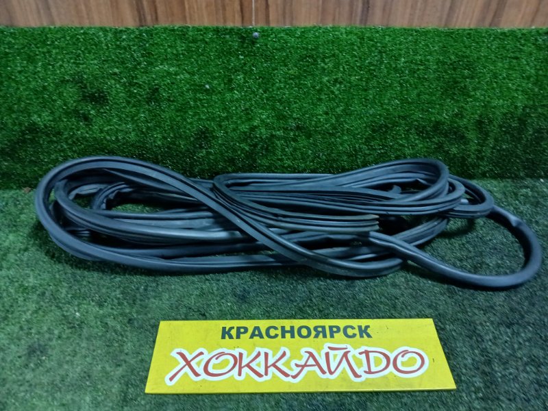 Уплотнитель Toyota Grand Hiace VCH16W 5VZ-FE 08.1999 (б/у)