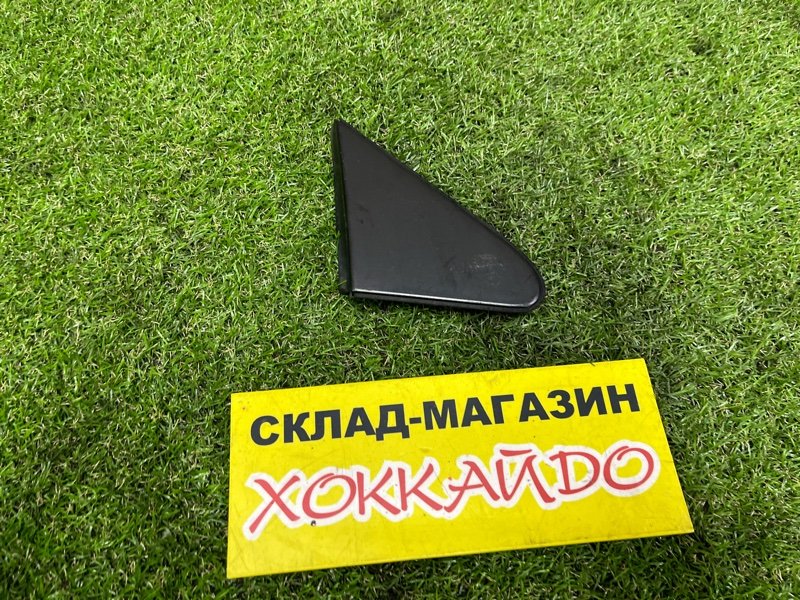 Накладка на крыло Toyota Ist NCP60 2NZ-FE 05.2002 передняя правая (б/у)