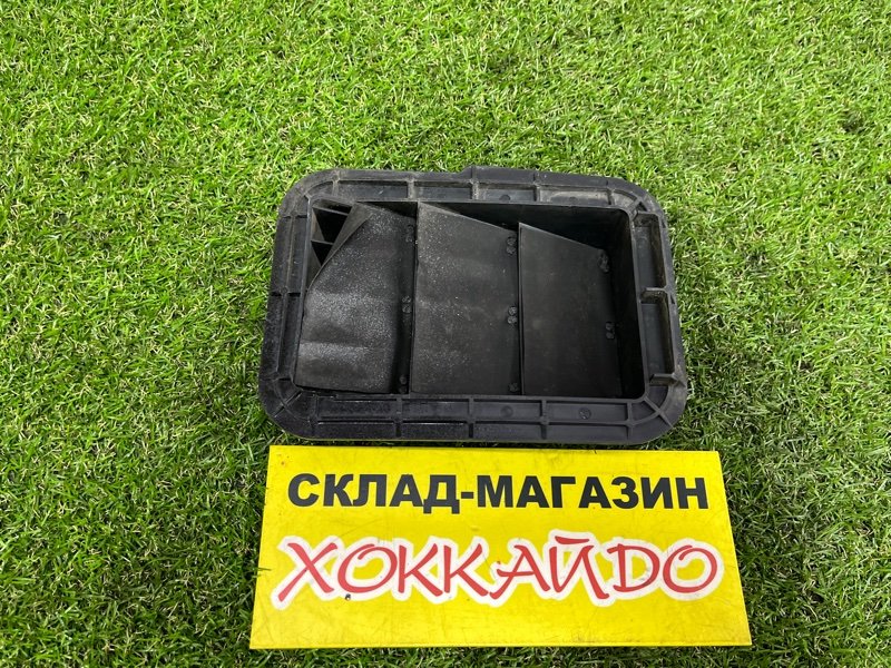 Воздуховод Toyota Allex NZE121 1NZ-FE 01.2001 задний (б/у)