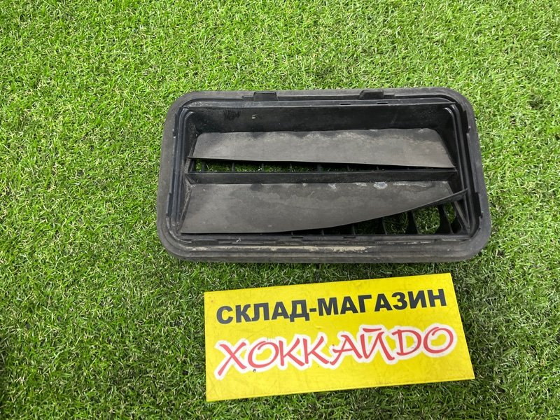 Воздуховод Toyota Wish ZGE20G 2ZR-FAE 04.2012 задний (б/у)