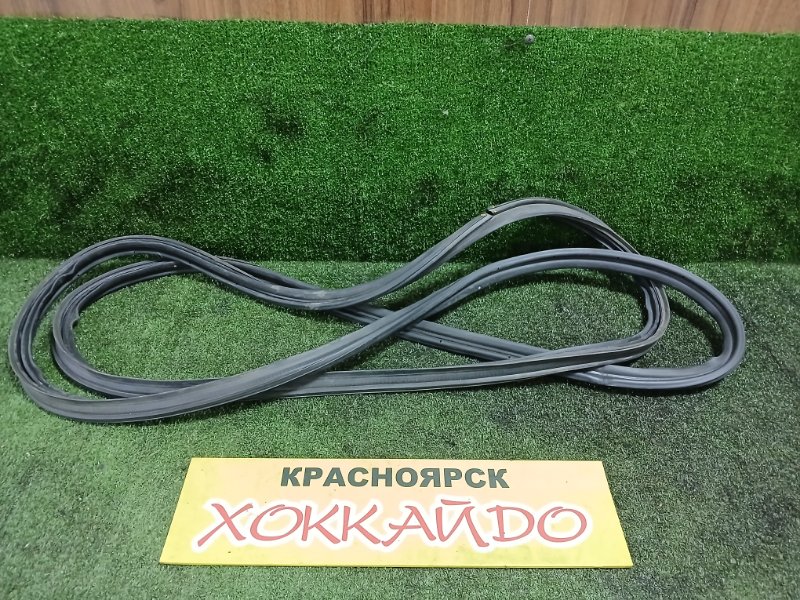 Уплотнитель Mazda MPV LWEW FS-DE 06.1999 задний (б/у)