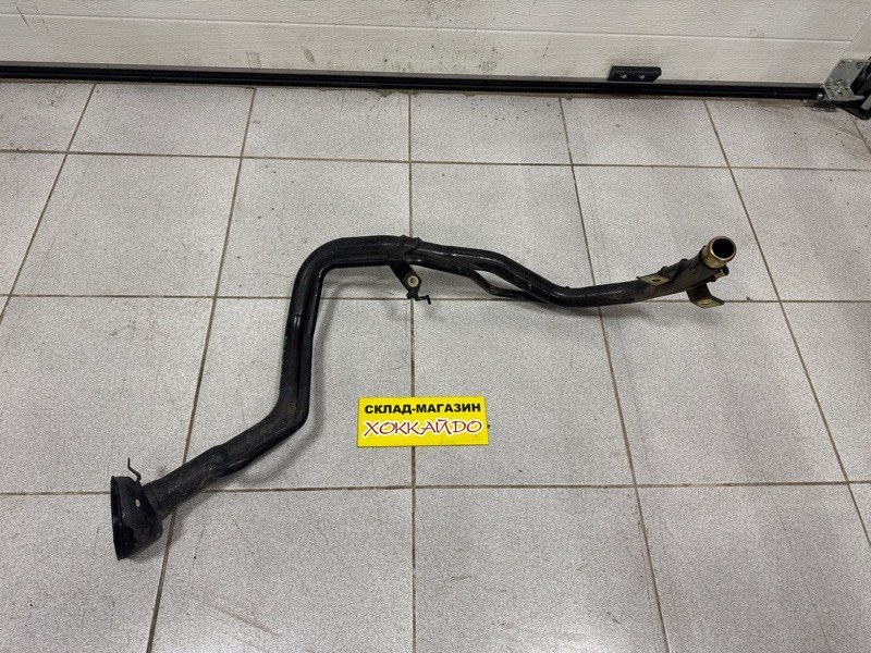 Горловина топливного бака Nissan Presage TU31 QR25DE 06.2003 (б/у)