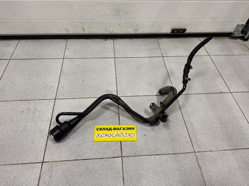 Горловина топливного бака Lexus SC430 UZZ40 3UZ-FE 07.2005 (б/у)