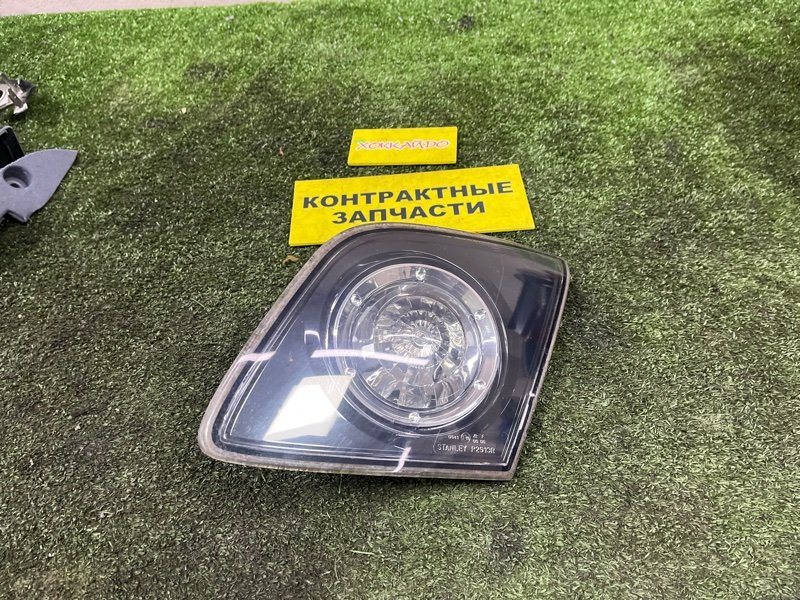 Фонарь вставка багажника Mazda Axela BKEP LF-DE 10.2003 задний правый (б/у)