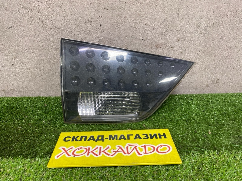 Фонарь вставка багажника Mitsubishi Outlander CW5W 4B12 10.2005 задний левый (б/у)