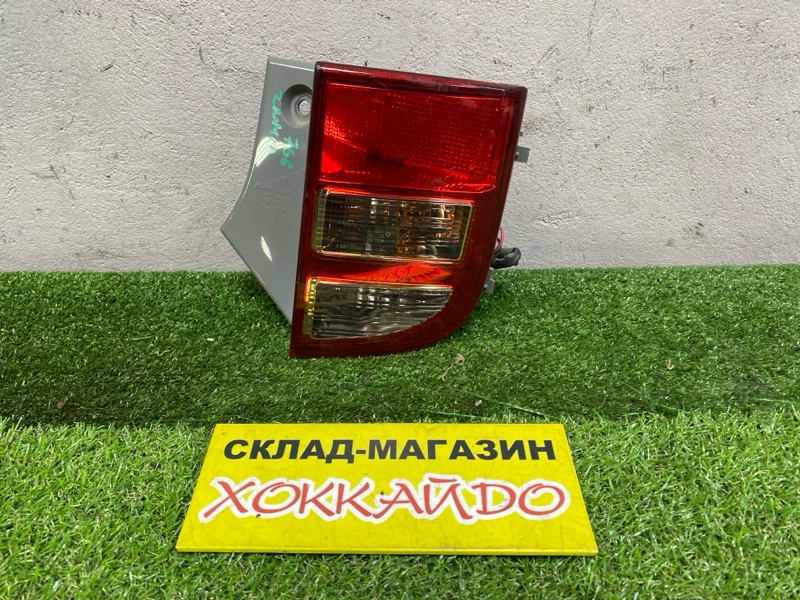 Фонарь стоп-сигнала Toyota Isis ZNM10G 1ZZ-FE 05.2007 задний правый (б/у)