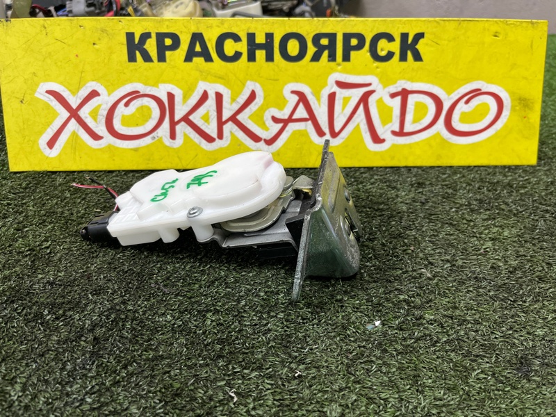 Замок багажника Mitsubishi Outlander CW5W 4B12 10.2005 (б/у)