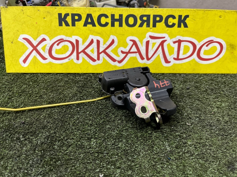 Замок багажника Toyota Premio ZZT240 1ZZ-FE 12.2001 (б/у)