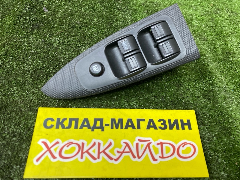 Блок управления стеклоподъемниками Honda Stream RN1 D17A 10.2000 (б/у)