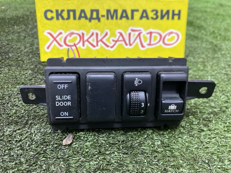 Кнопки в салон Nissan Presage TU31 QR25DE 06.2003 (б/у)