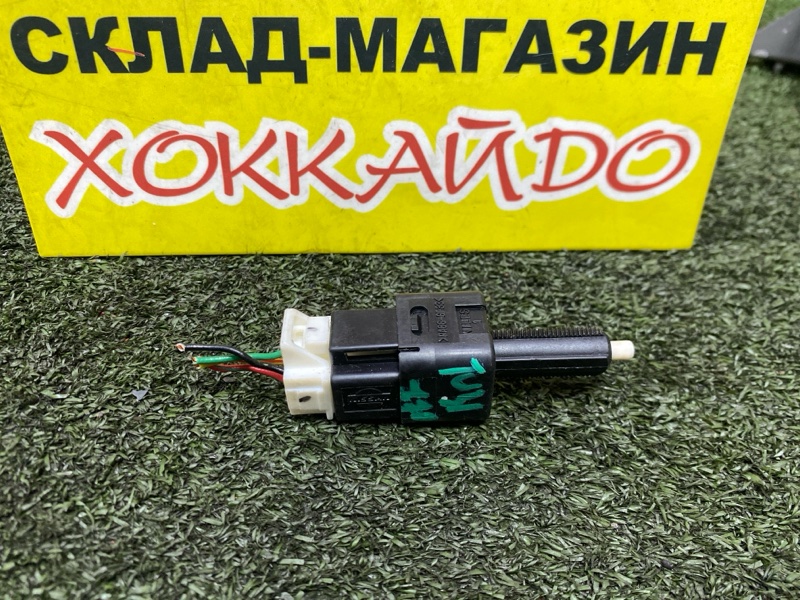 Датчик положения педали тормоза Nissan Presage TU31 QR25DE 06.2003 (б/у)