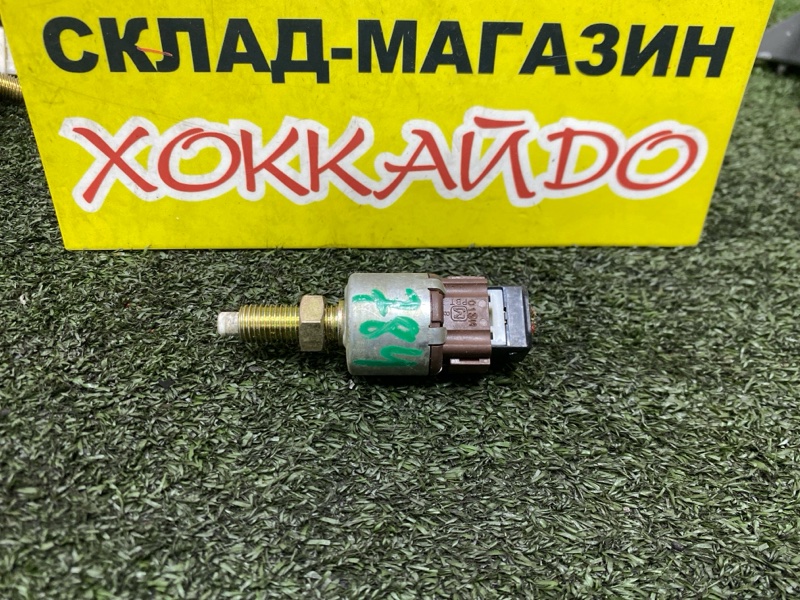 Датчик положения педали тормоза Toyota Grand Hiace VCH16W 5VZ-FE 08.1999 (б/у)