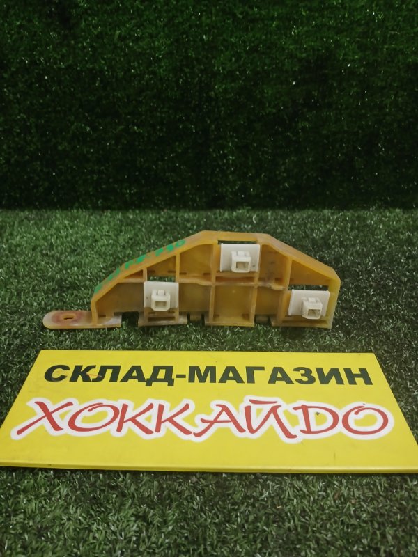 Клипса бампера Honda Odyssey RA6 F23A 12.1999 передняя правая (б/у)