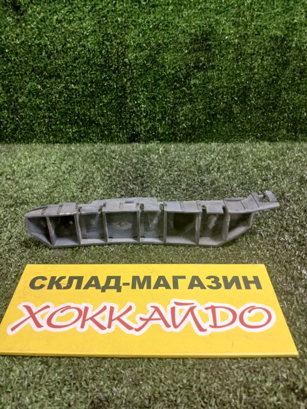 Клипса бампера Honda Stream RN1 D17A 10.2000 передняя левая (б/у)