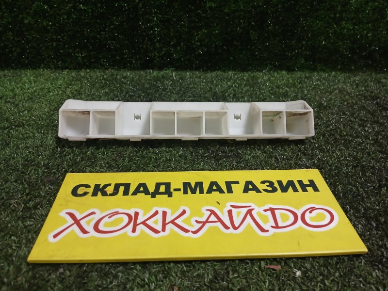Клипса бампера Nissan Presage TU31 QR25DE 06.2003 задняя правая (б/у)