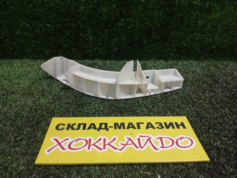 Клипса бампера Nissan Presage TU31 QR25DE 06.2003 задняя левая (б/у)