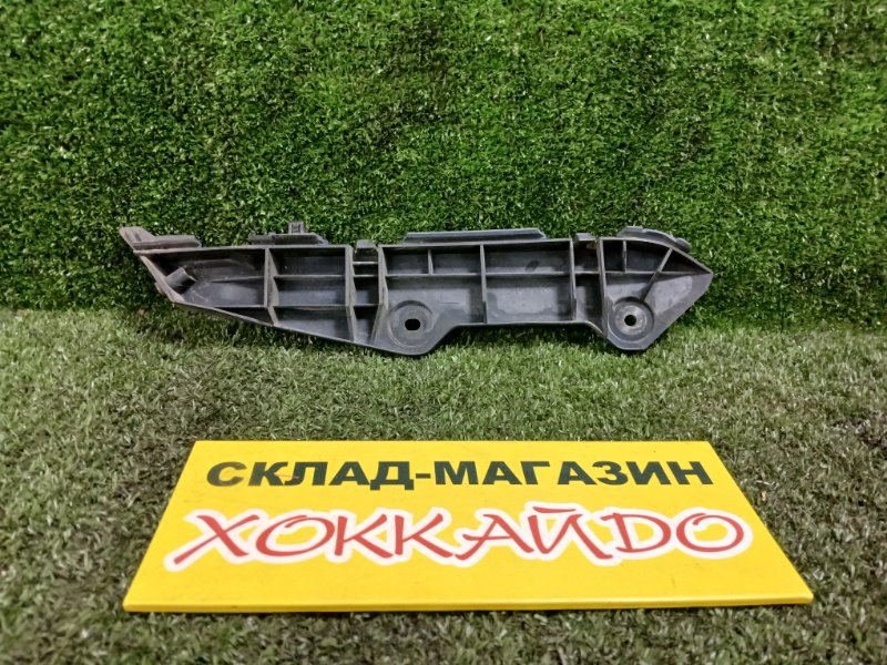 Клипса бампера Toyota Allex NZE121 1NZ-FE 01.2001 задняя левая (б/у)