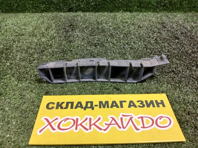 Клипса бампера Honda Stream RN1 D17A 10.2000 передняя левая (б/у)