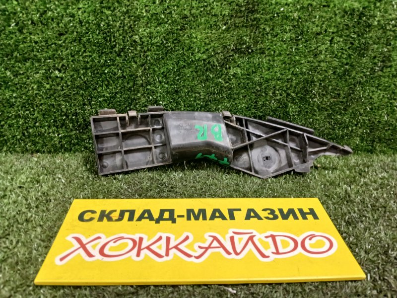 Клипса бампера Toyota Ipsum ACM21W 2AZ-FE 10.2003 задняя правая (б/у)