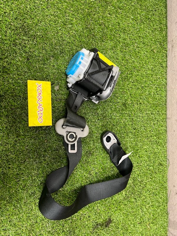 Ремень безопасности Toyota Wish ZGE20G 2ZR-FAE 04.2012 передний правый (б/у)