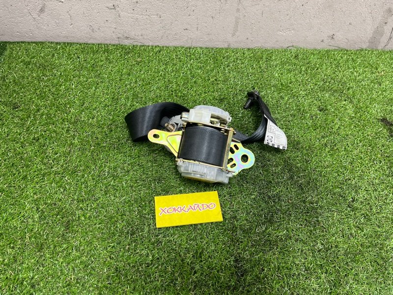 Ремень безопасности Toyota Allex NZE121 1NZ-FE 01.2001 передний правый (б/у)