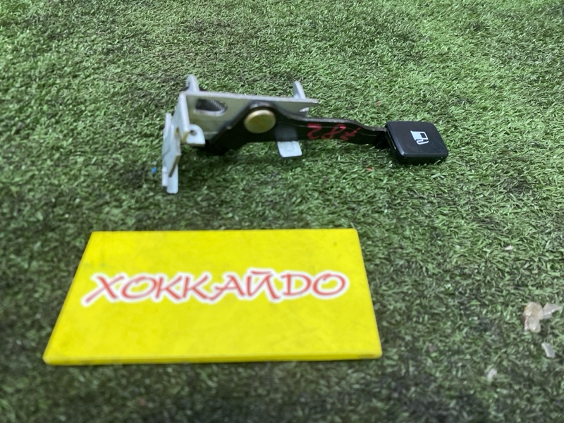 Рычаг открывания бензобака Mazda Demio DW5W B5E 12.1999 (б/у)