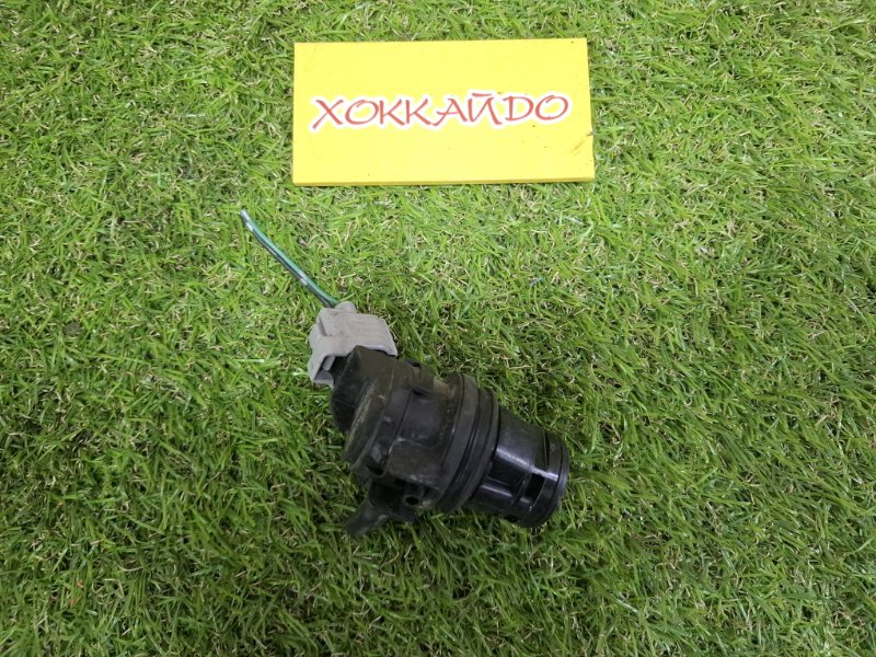 Мотор омывателя Toyota Prius Alpha ZVW41W 2ZR-FXE 05.2011 задний (б/у)