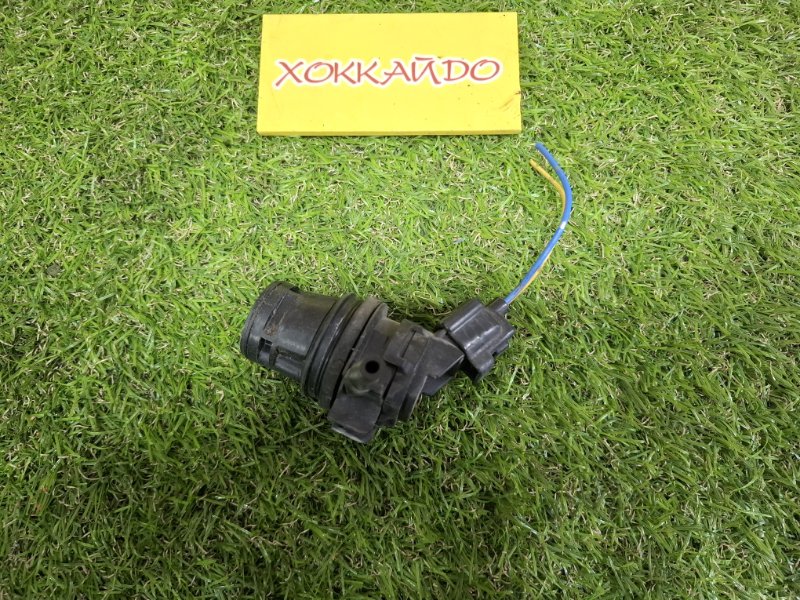 Мотор омывателя Toyota Prius Alpha ZVW41W 2ZR-FXE 05.2011 передний (б/у)