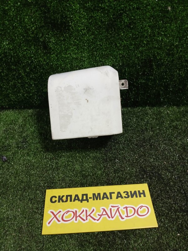 Планка под фонарь Mazda Bongo SS88V F8 04.1994 задняя правая (б/у)