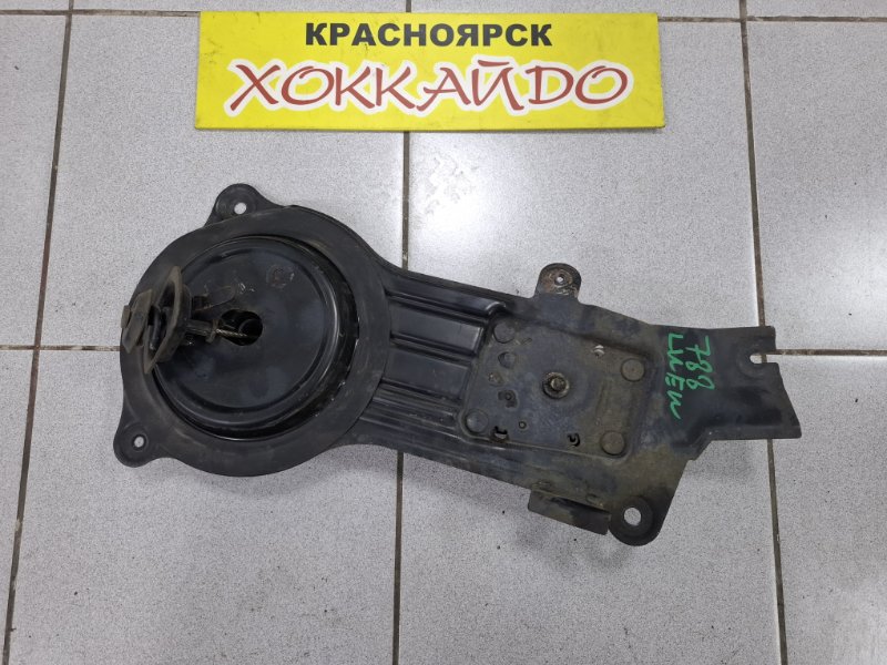 Кронштейн запасного колеса Mazda MPV LWEW FS-DE 06.1999 (б/у)
