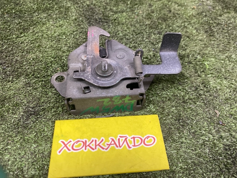 Замок капота Mazda Demio DW5W B5E 12.1999 (б/у)