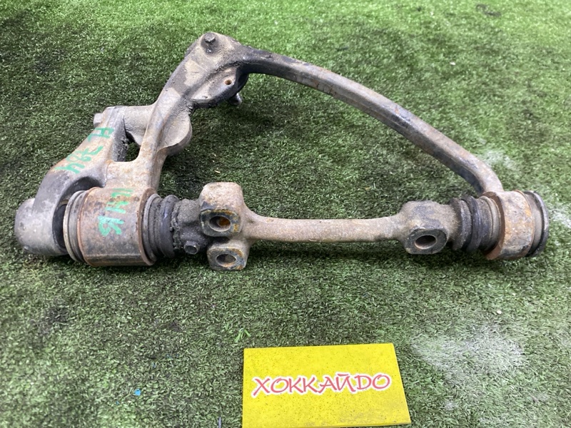 Рычаг подвески верхний Toyota Grand Hiace VCH16W 5VZ-FE 08.1999 передний левый (б/у)